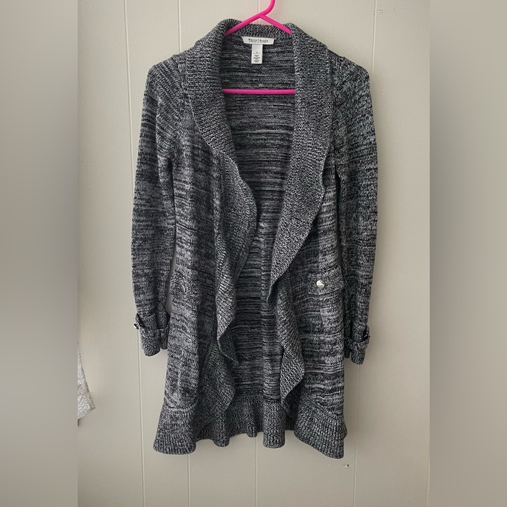 WHITE HOUSE BLACK MARKET RUFFLE FRONT BLACK/GRAY CARDIGAN SWEATER SIZE M